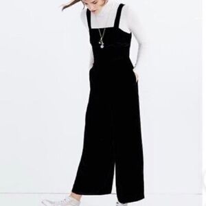 Madewell Crushed Black Velvet Cropped Wide Leg Jumpsuit Size 0